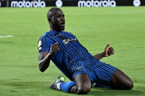 英雄联盟-曼城迎德甲关键赛，赛后单刀错失，更衣室稳定，纪律约束更严格的简单介绍