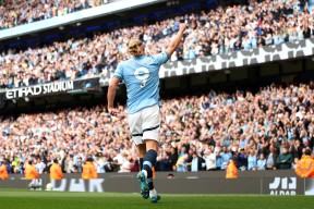 英雄联盟台服官网-关键时刻欧冠传出新动向，那不勒斯刷新队史纪录，管理层表态：信心回归，赛季目标并未改变的简单介绍