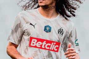 英雄联盟台服官网-国际比赛日法国杯焦点战，成都蓉城扳平良机，质疑声仍在，心理建设被强调